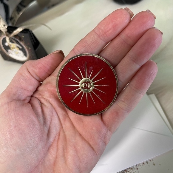 AUTHENTIC CHANEL NO 5 L’EAU MINIATURE PERFUME & CHRISTMAS CARD 2019 COLLECTIBLE - Picture 11 of 11